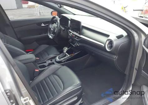 2022 Kia Forte Gt-Line z USA, uszkodzony, nr VIN 3KPF54AD9NE423792